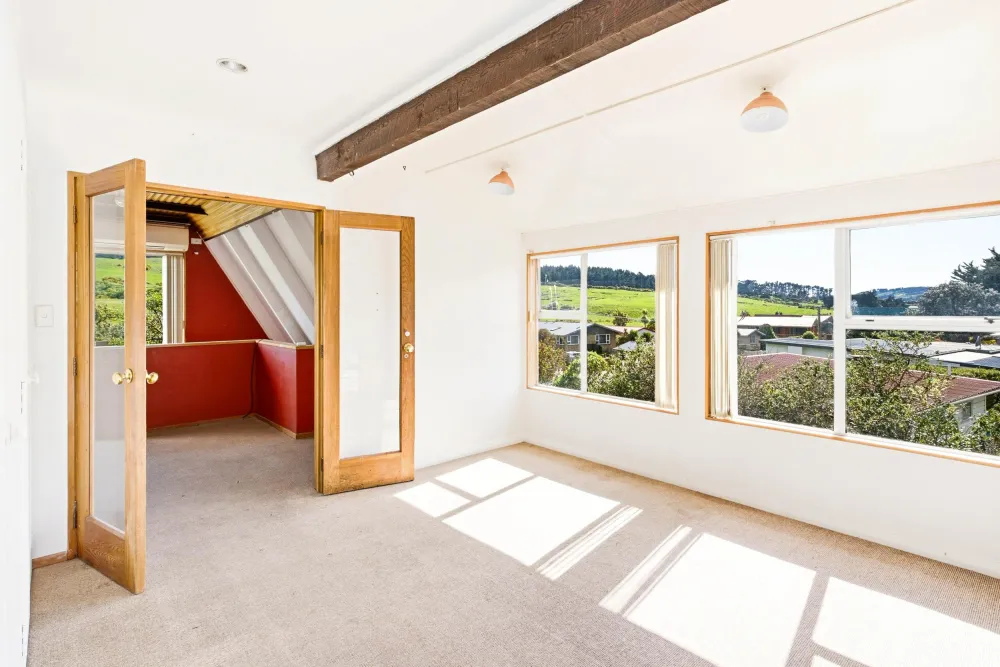 Photos of 585 Brighton Road