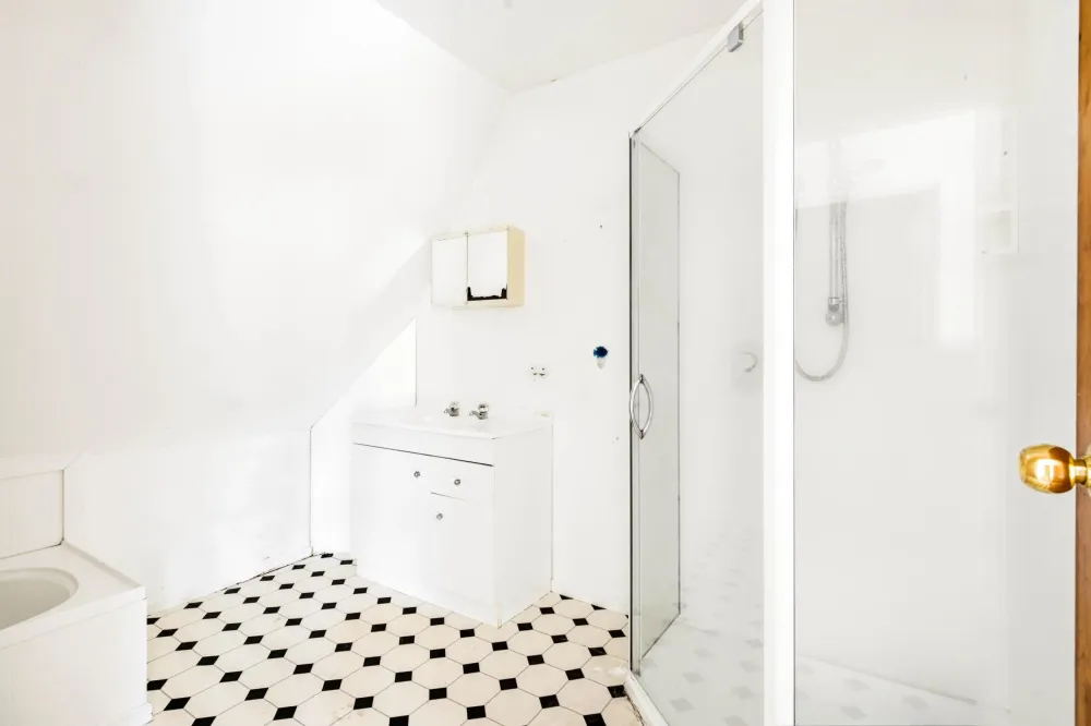 Photos of 585 Brighton Road