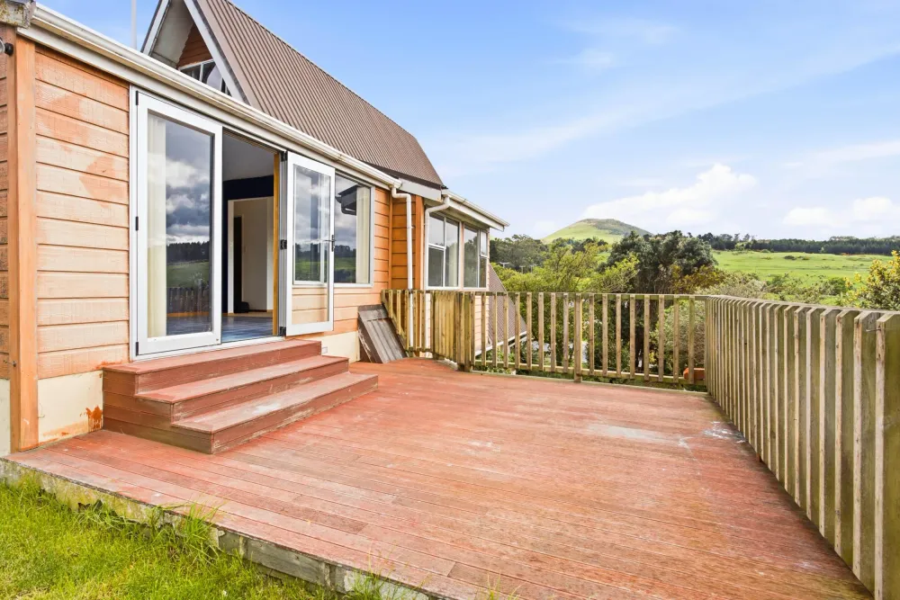 Photos of 585 Brighton Road