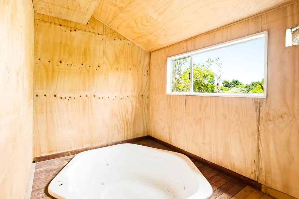 Photos of 585 Brighton Road