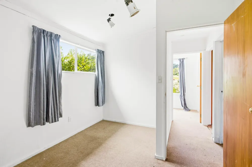 Photos of 585 Brighton Road