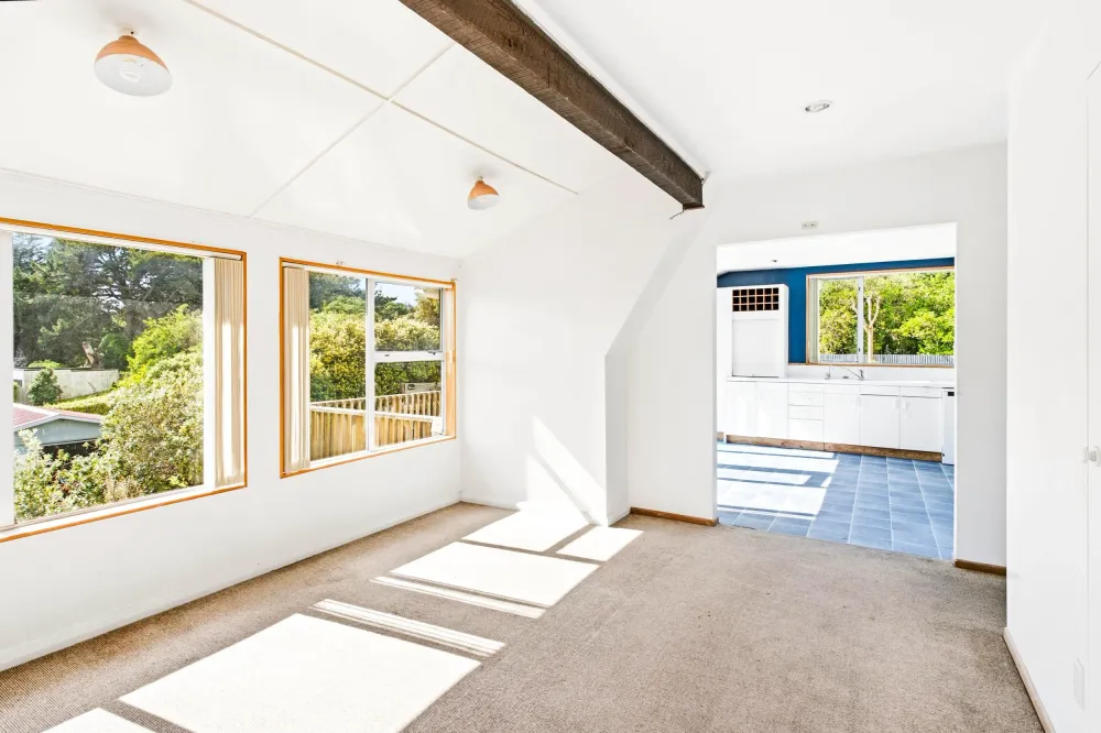 Photos of 585 Brighton Road