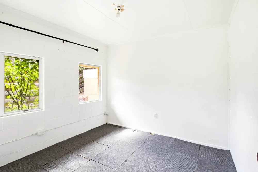 Photos of 585 Brighton Road