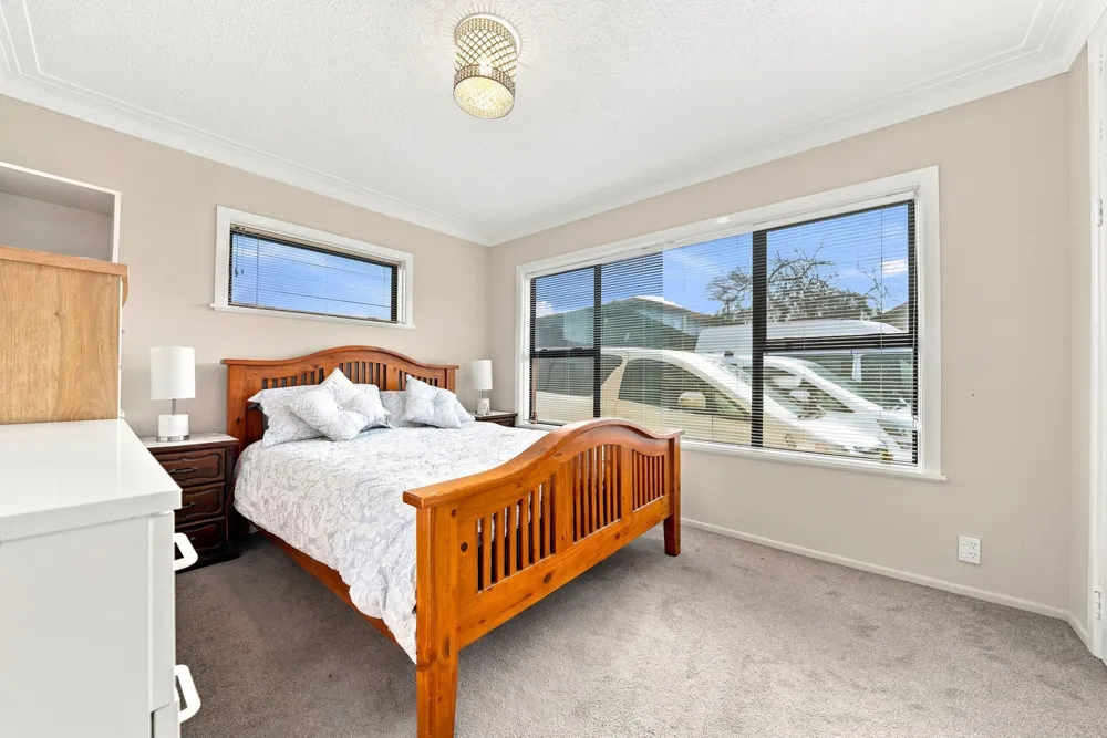 Photos of 18 Lipscombe Avenue