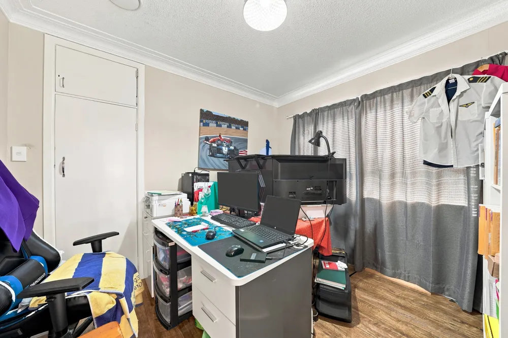 Photos of 18 Lipscombe Avenue