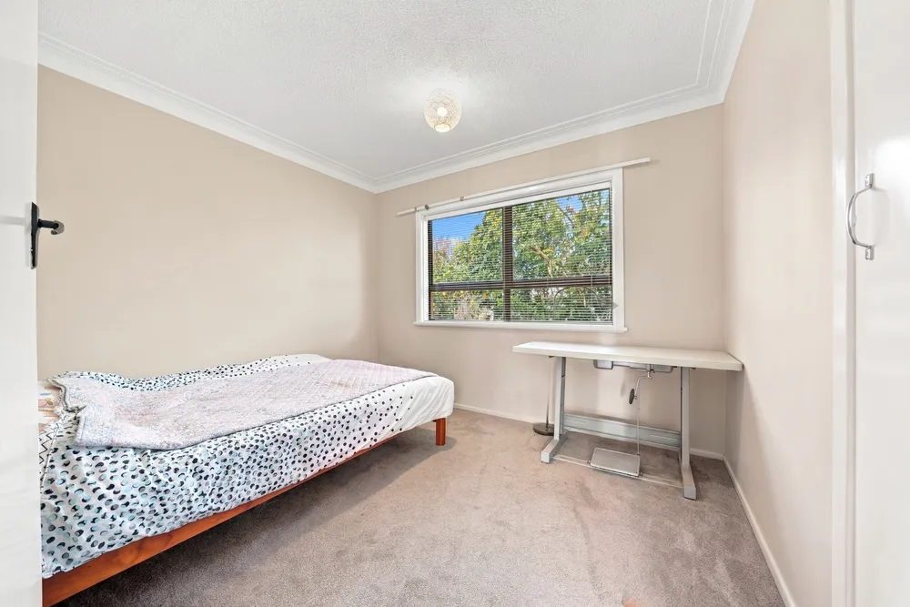 Photos of 18 Lipscombe Avenue