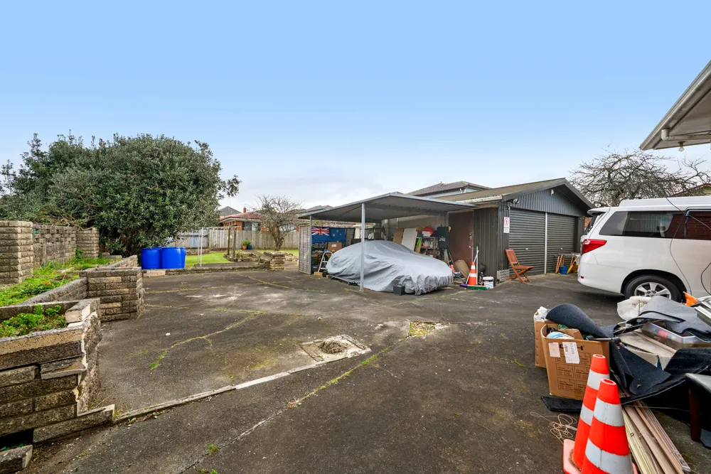 Photos of 18 Lipscombe Avenue