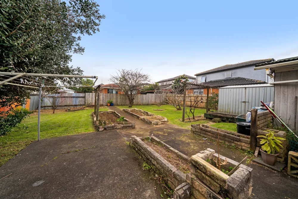 Photos of 18 Lipscombe Avenue