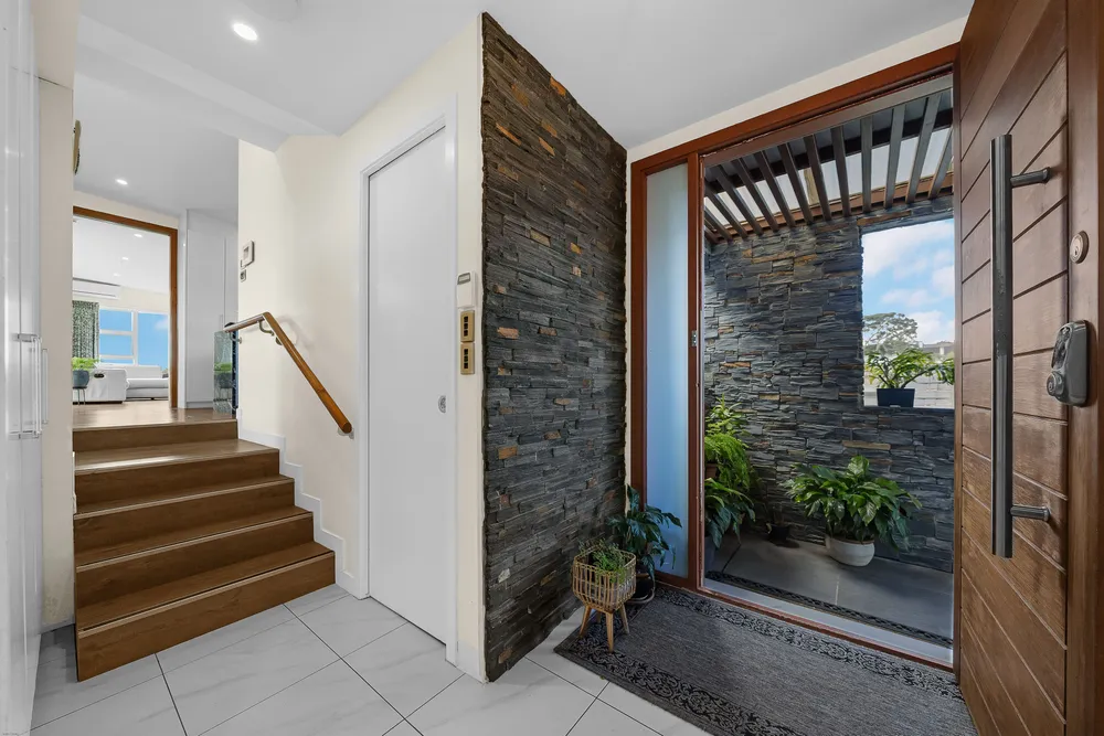 Photos of 89 Bolton Street