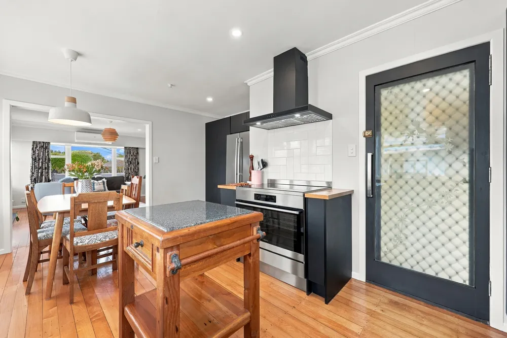 Photos of 7 Stokes Avenue