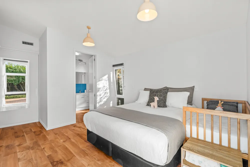 Photos of 24 Fovant Street