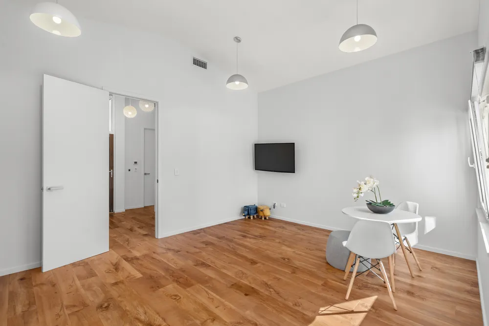 Photos of 24 Fovant Street