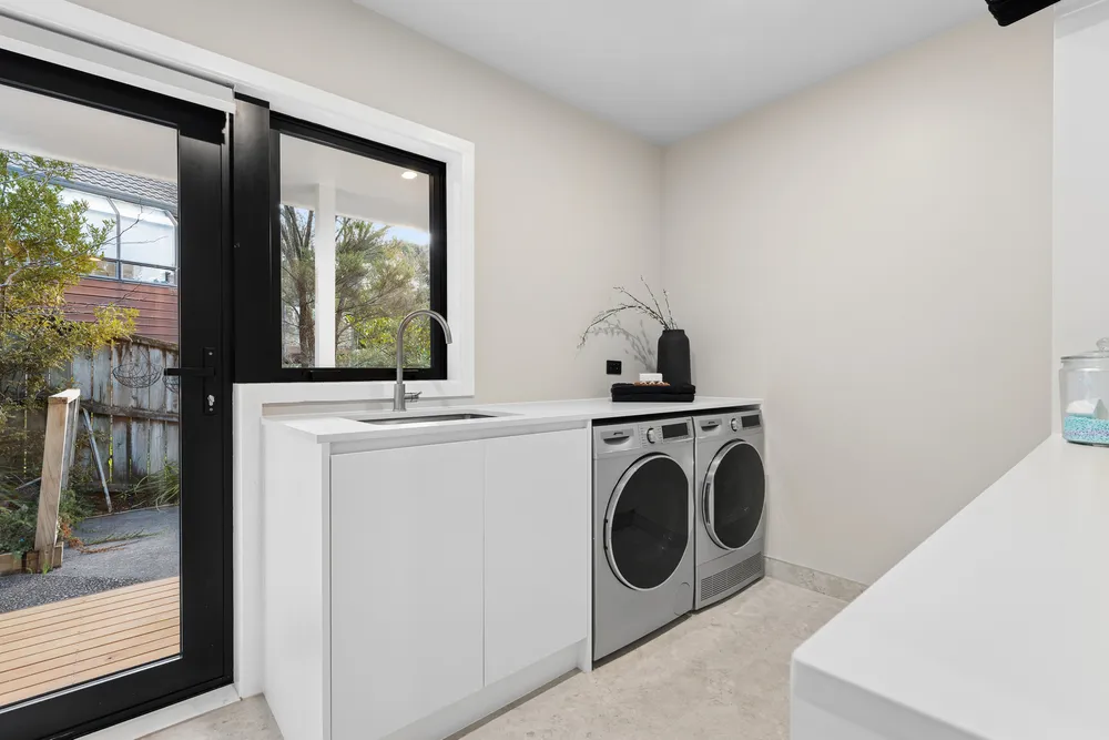 Photos of 128 Onetaunga Road