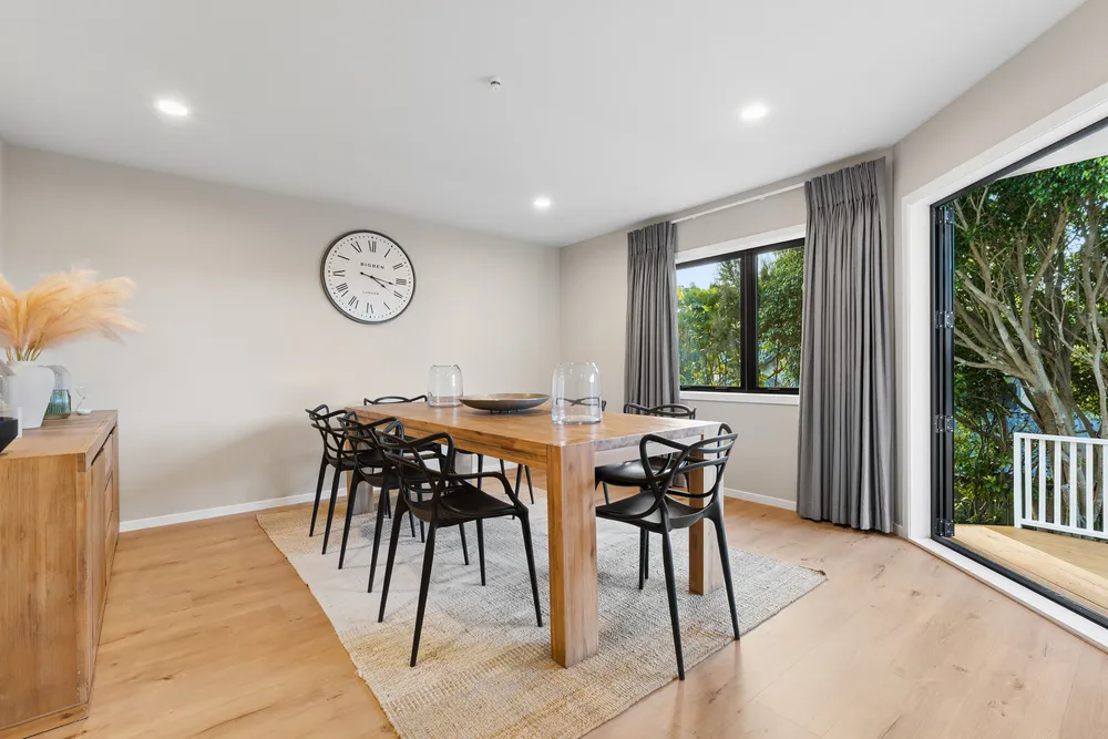 Photos of 128 Onetaunga Road