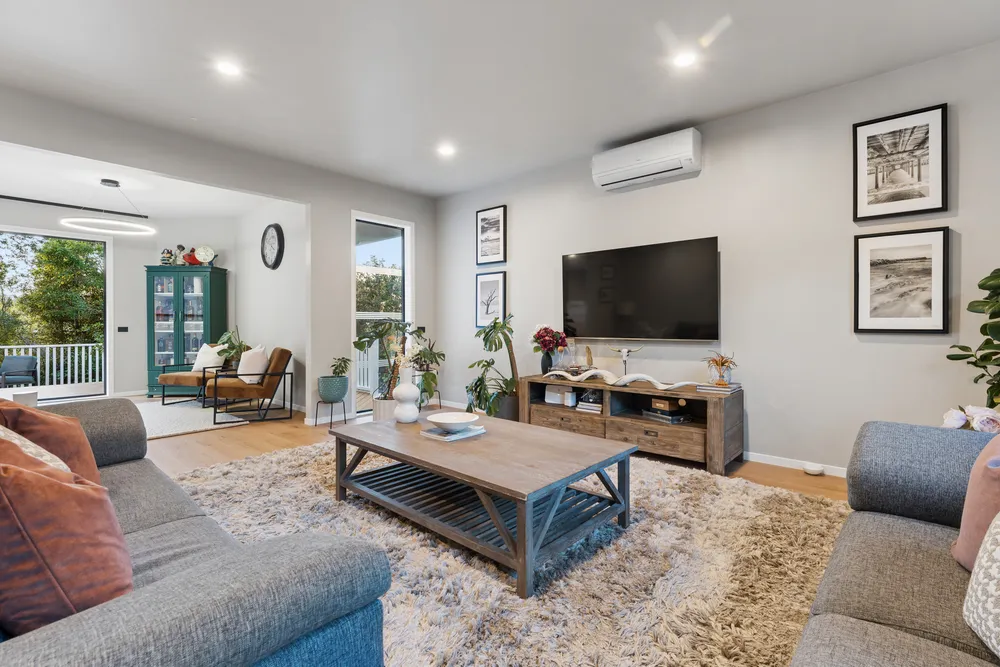 Photos of 128 Onetaunga Road