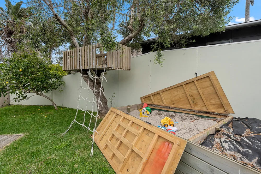 Photos of 20 Rawhiti Road
