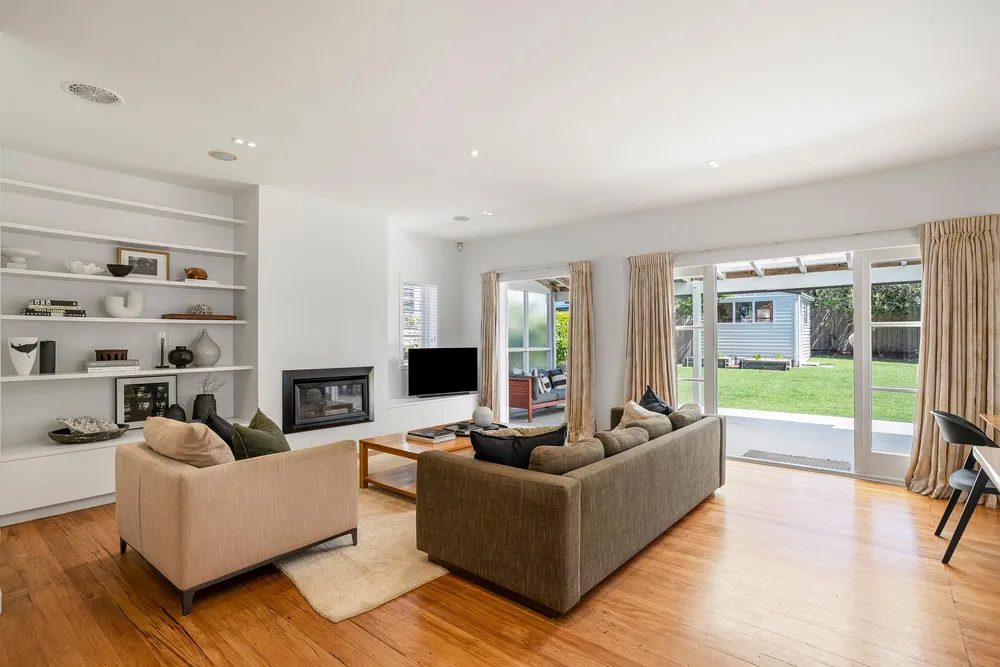 Photos of 53 Reihana Street