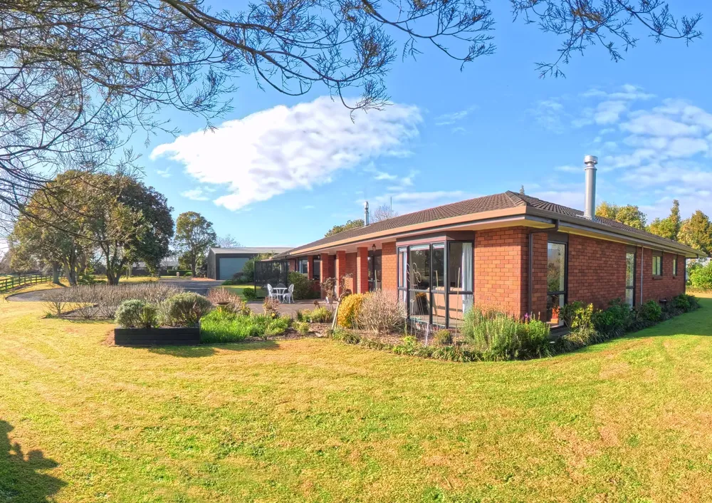 Photos of 111 Pearson Road
