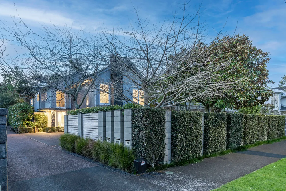 Photos of 24 Aberfoyle Street