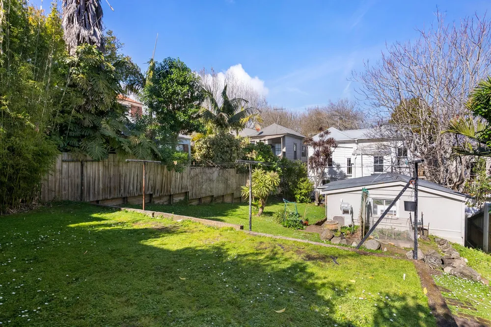 Photos of 65 Wellington Street