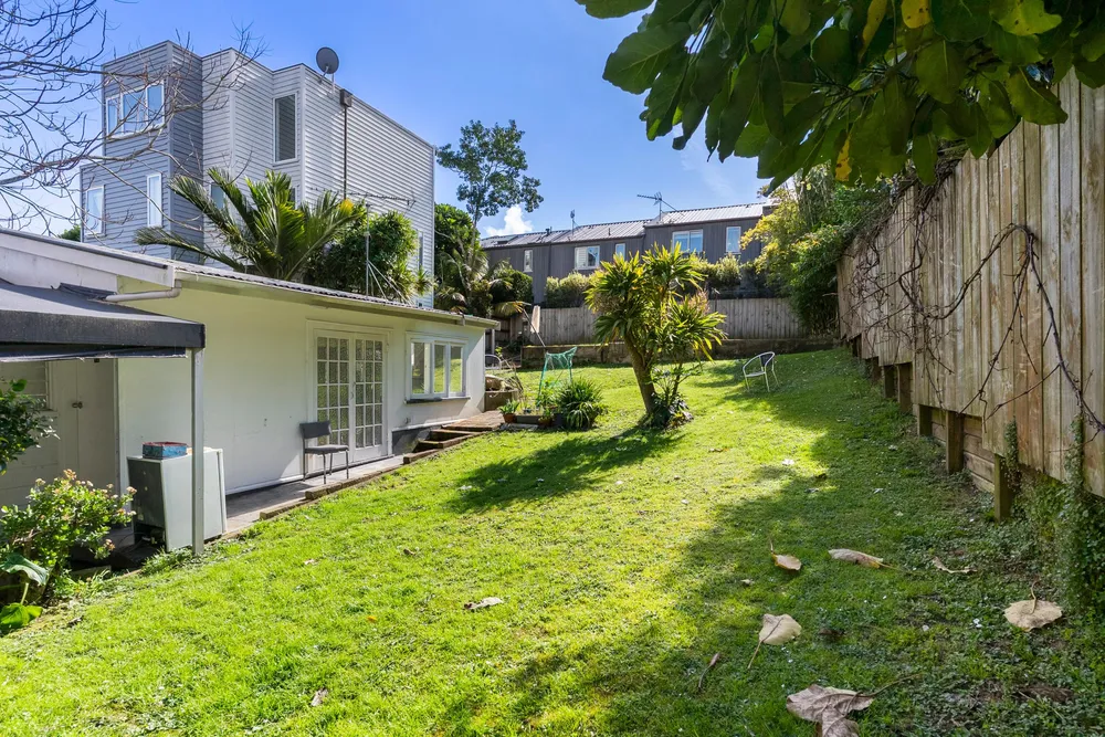 Photos of 65 Wellington Street