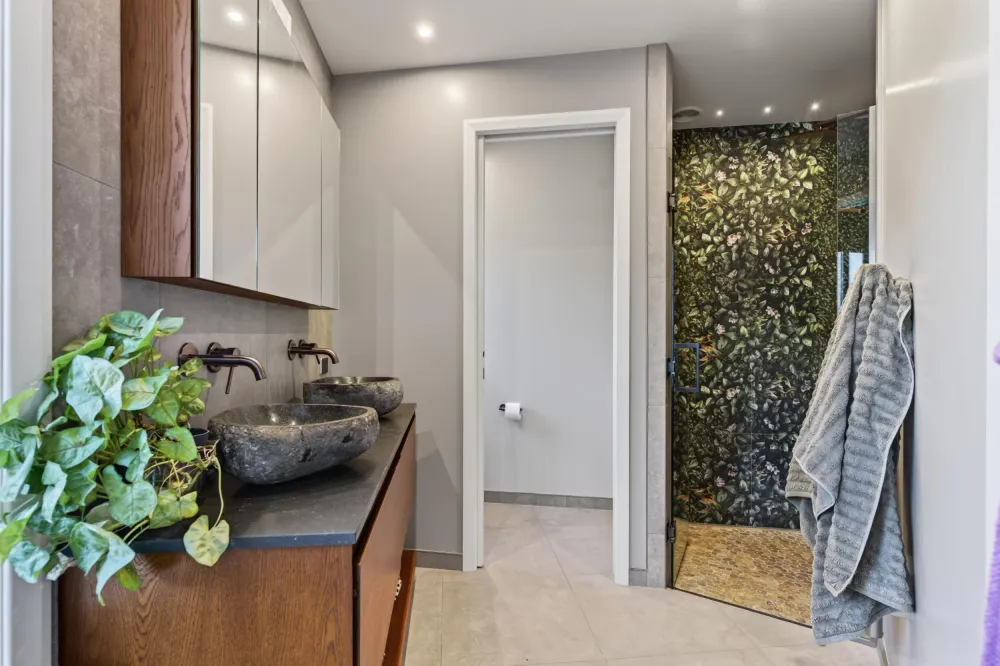 Photos of 160 Millington Road