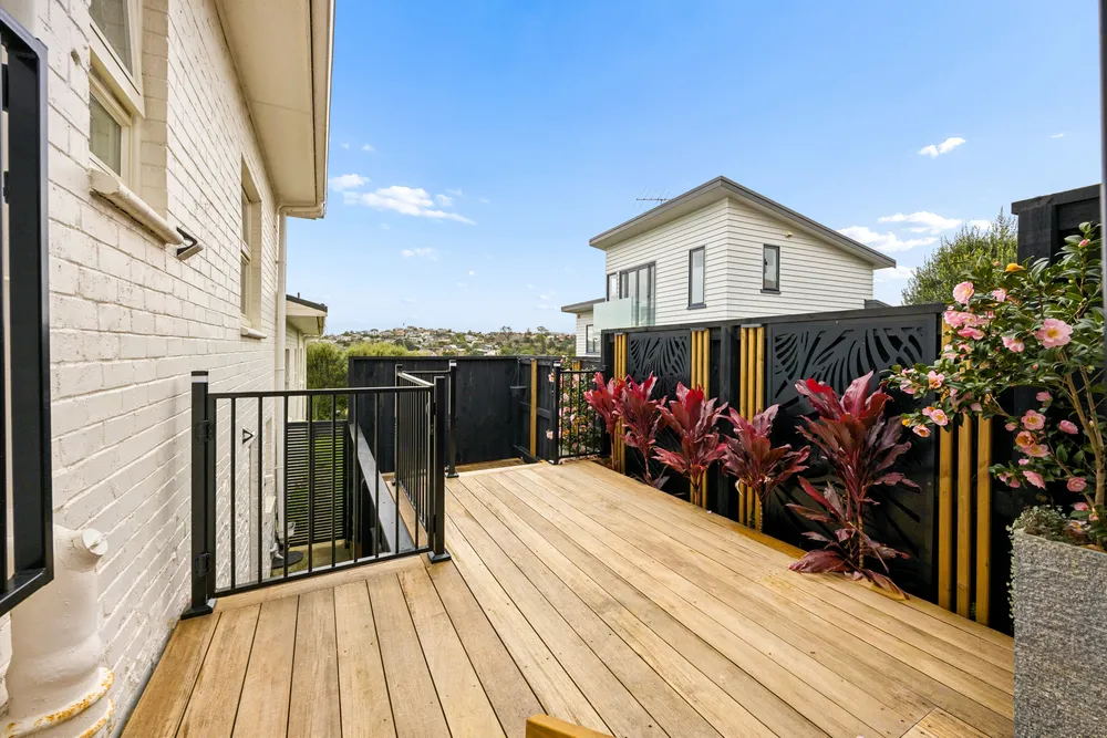 Photos of 2/107 Lucerne Road