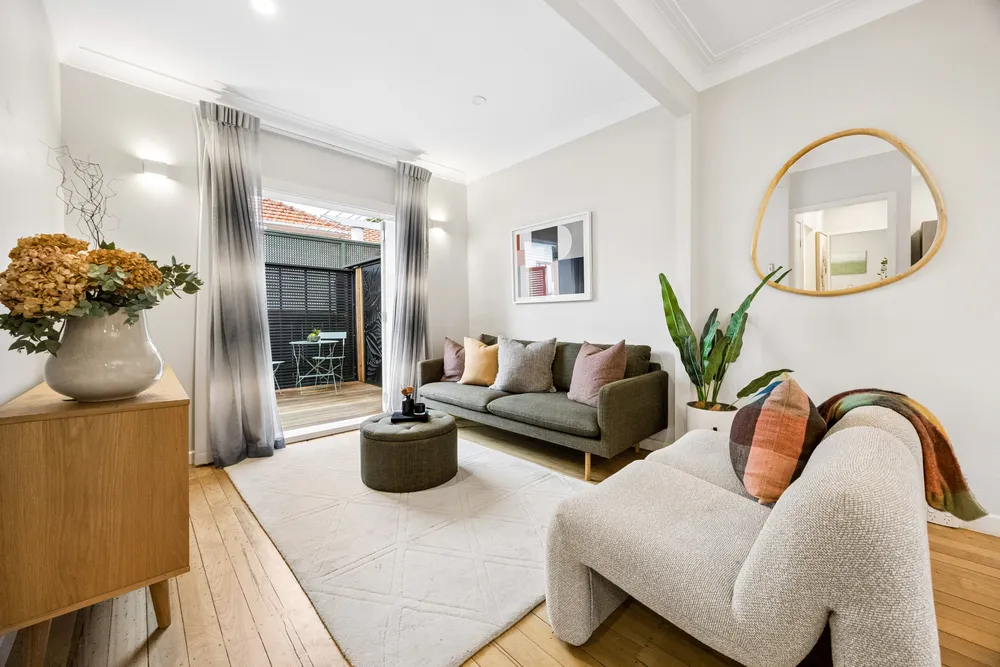 Photos of 2/107 Lucerne Road