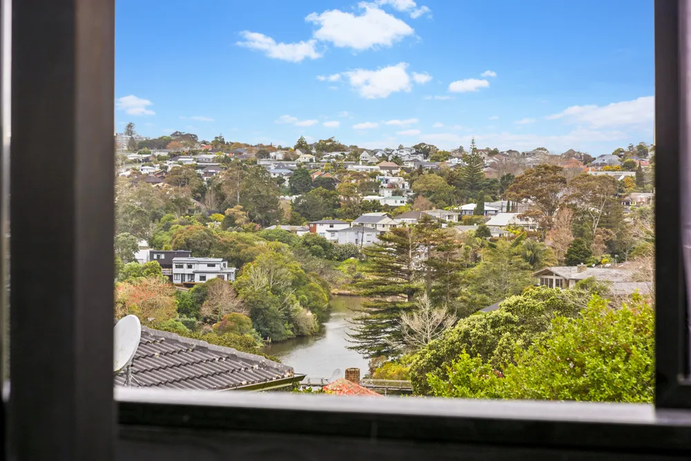 Photos of 2/107 Lucerne Road