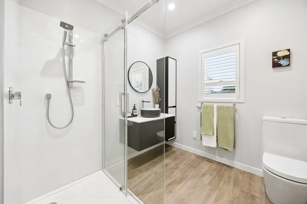 Photos of 2/107 Lucerne Road
