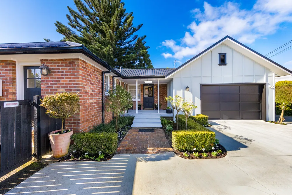Photos of 11 Alamein Road