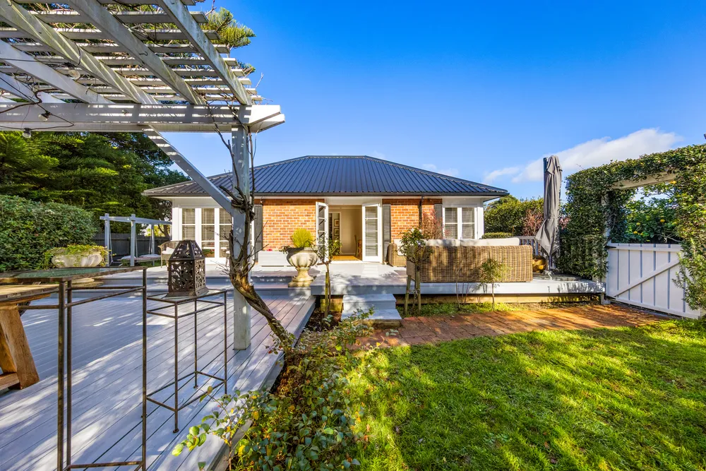 Photos of 11 Alamein Road