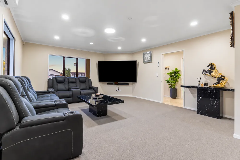 Photos of 38 Nicholas Gibbons Drive