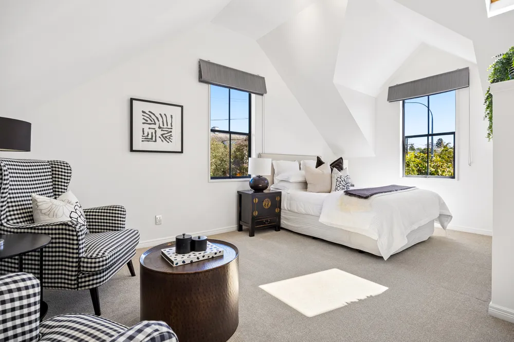 Photos of 76 St Vincent Avenue