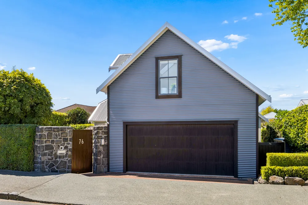Photos of 76 St Vincent Avenue