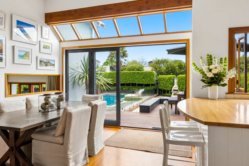 Photos of 76 St Vincent Avenue