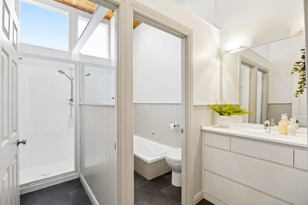 Photos of 76 St Vincent Avenue