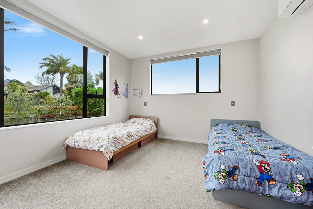Photos of 60 St Leonards Road