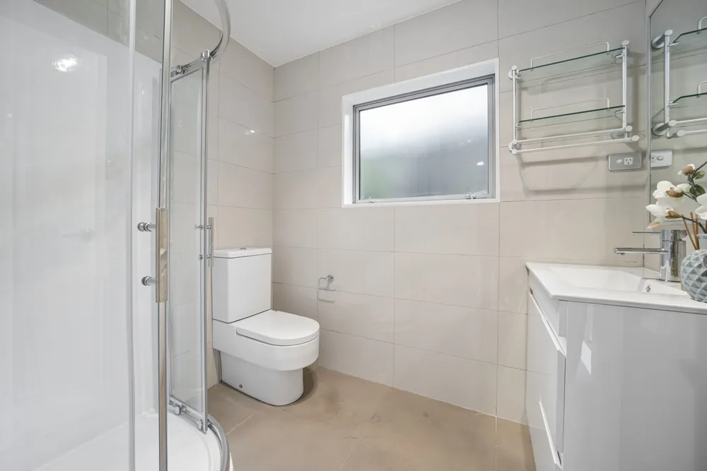 Photos of 45A Gardner Avenue