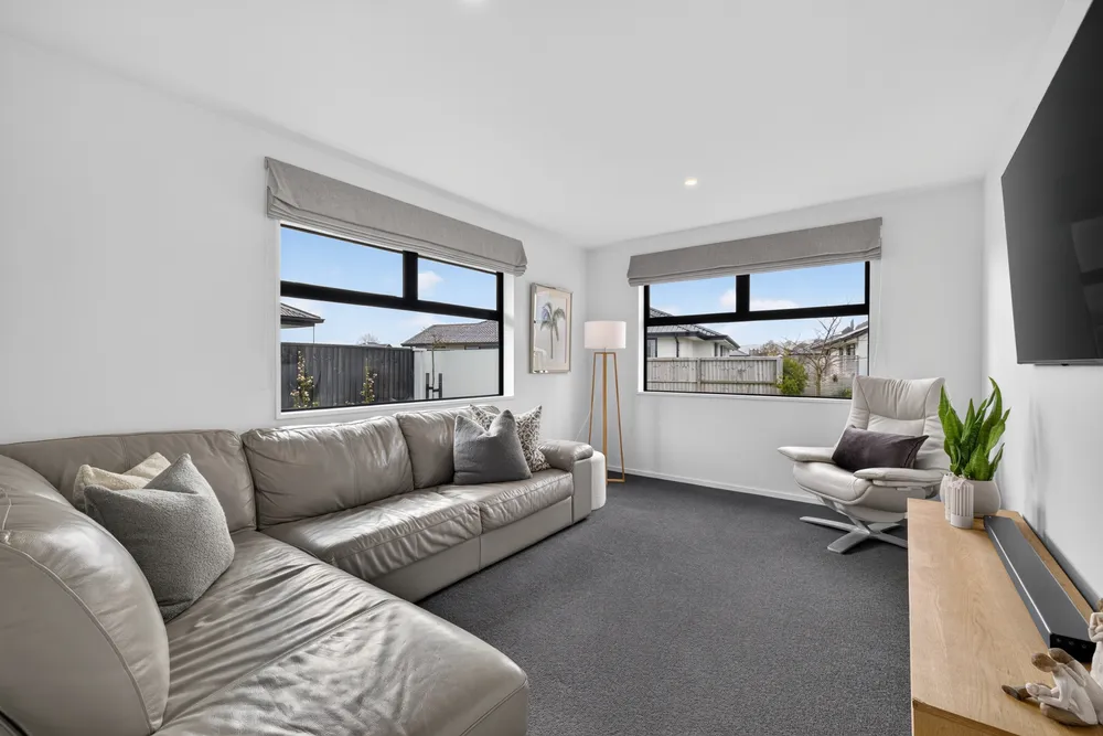 Photos of 16 Spalling Road