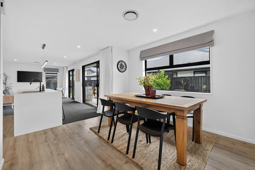 Photos of 16 Spalling Road