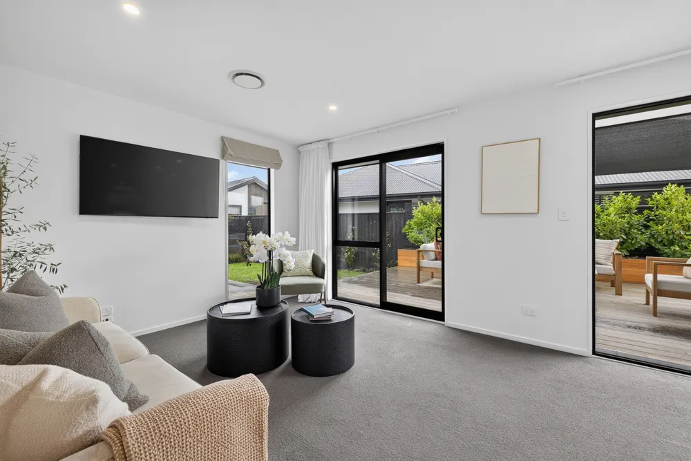 Photos of 16 Spalling Road