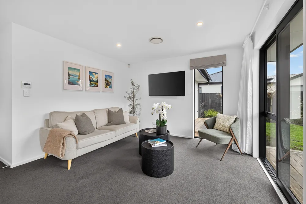 Photos of 16 Spalling Road