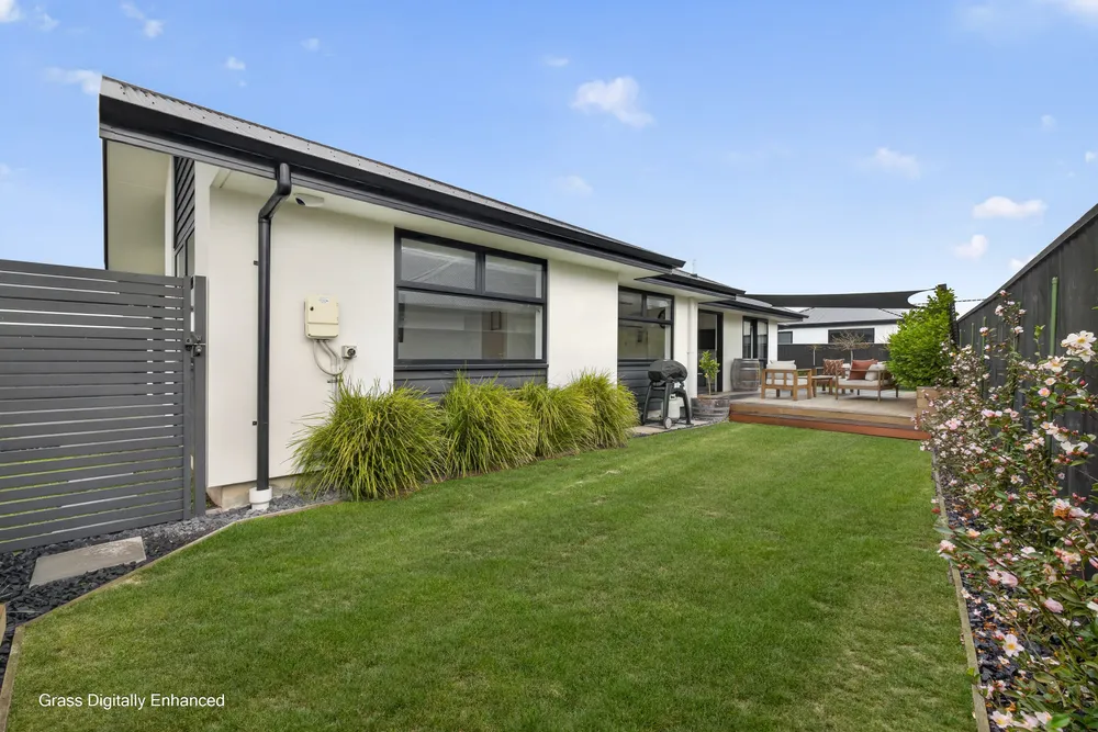 Photos of 16 Spalling Road