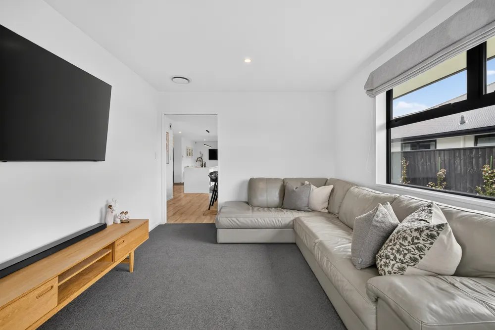 Photos of 16 Spalling Road