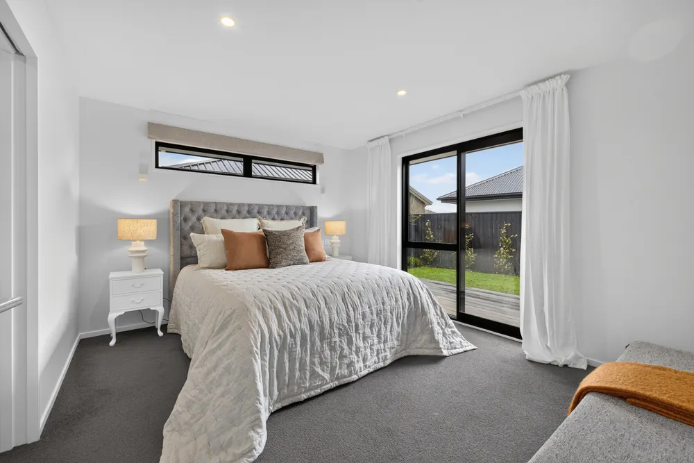 Photos of 16 Spalling Road