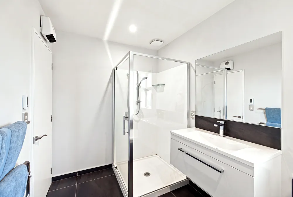 Photos of 40 Kittyhawk Avenue