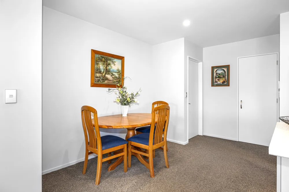 Photos of 40 Kittyhawk Avenue