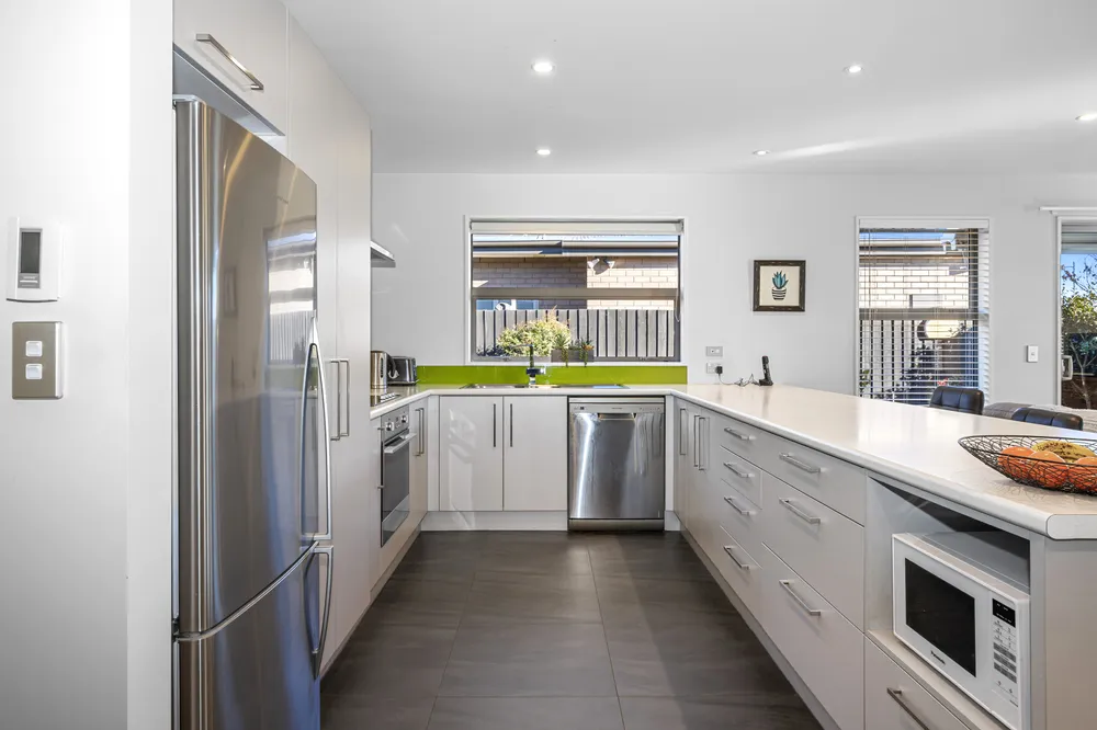 Photos of 40 Kittyhawk Avenue
