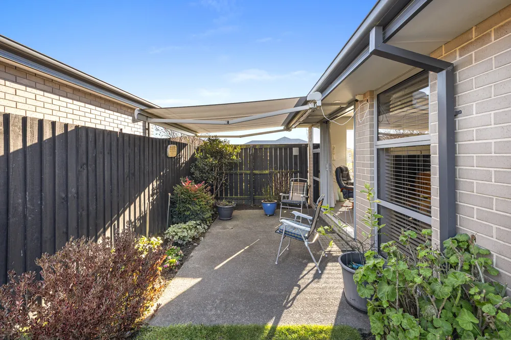 Photos of 40 Kittyhawk Avenue